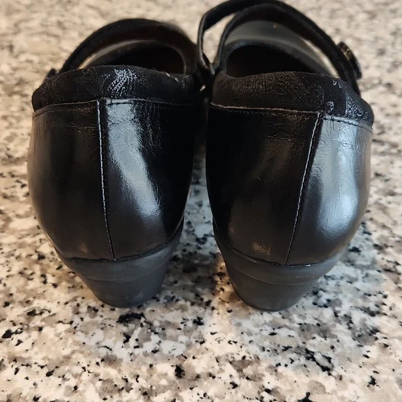 Naot Trendy SIZE 41 - Picture 4 of 6